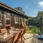 Anneka - 750m From The Sea By Interhome