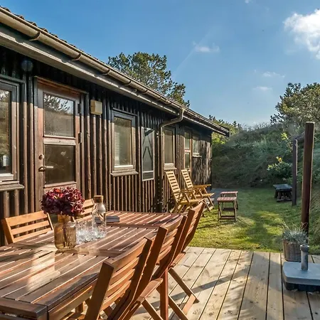 Anneka - 750m From The Sea By Interhome